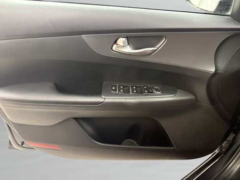 Used 2020 Kia Forte LXS FWD image 22