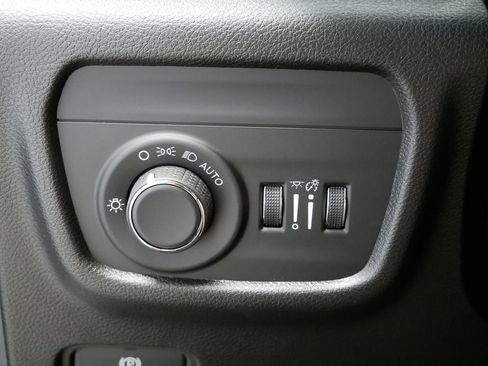 New 2025 Jeep Grand Cherokee Laredo w/ Luxury Tech Group I image 24