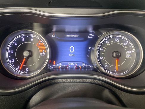 Used 2022 Jeep Cherokee Limited AWD/4WD image 11