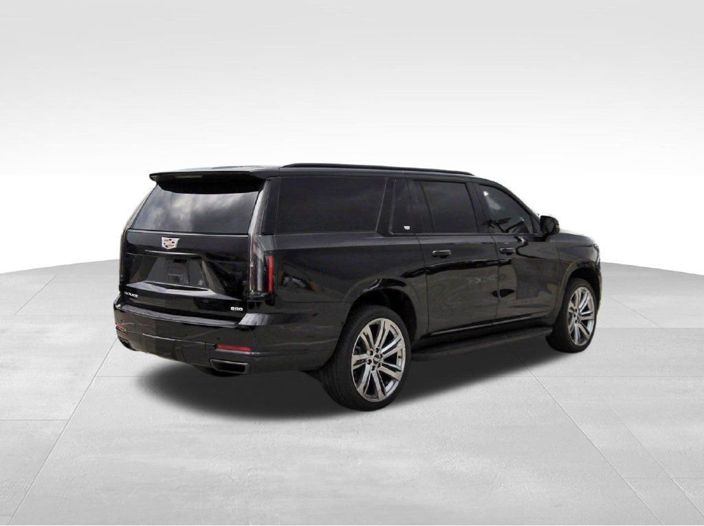 Used 2025 Cadillac Escalade ESV Sport AWD/4WD image 4