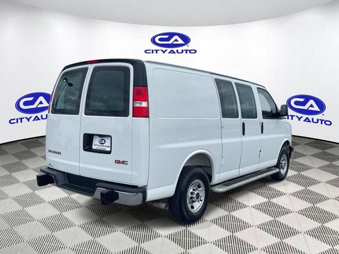 Used 2025 GMC Savana 2500 w/ Driver Convenience Package RWD image 4