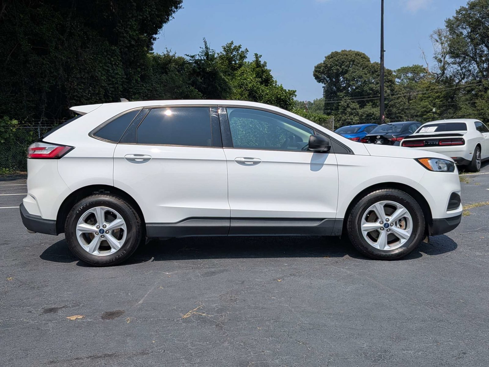 Used 2020 Ford Edge SE AWD/4WD image 3
