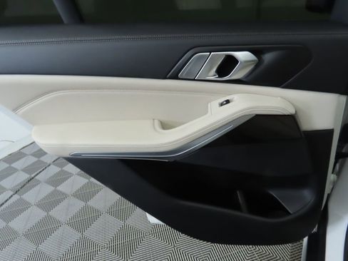 Used 2021 BMW X5 sDrive40i w/ Luxury Seating Package 2 image 27