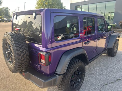 Used 2023 Jeep Wrangler Unlimited w/ Sun & Screen Package AWD/4WD image 4