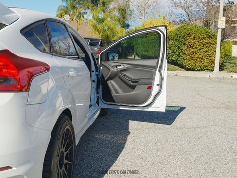 Used 2016 Ford Focus RS image 48