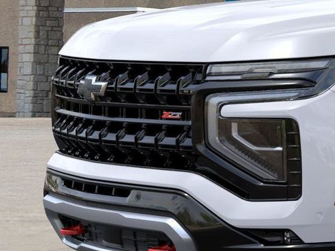 New 2026 Chevrolet Suburban Z71 w/ Comfort Package AWD/4WD image 38