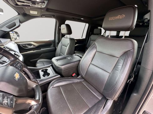 Used 2022 Chevrolet Suburban High Country AWD/4WD image 21