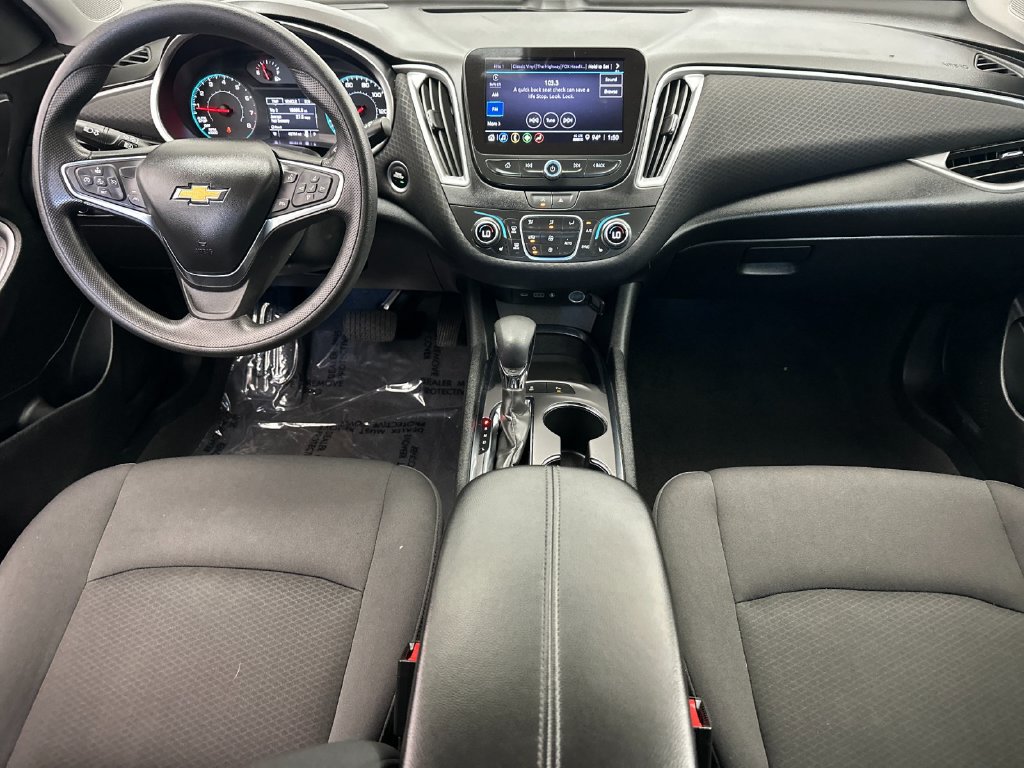Used 2025 Chevrolet Malibu LT FWD image 12