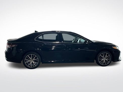 Used 2023 Toyota Camry XLE image 12