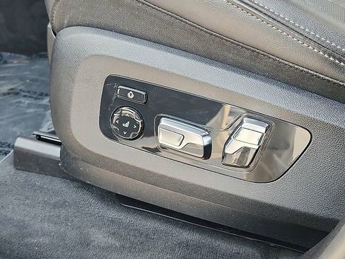 Certified 2024 BMW X7 xDrive40i w/ Premium Package image 30