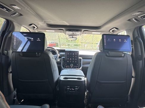 New 2026 GMC Yukon XL AT4 w/ AT4 Premium Plus Package AWD/4WD image 16