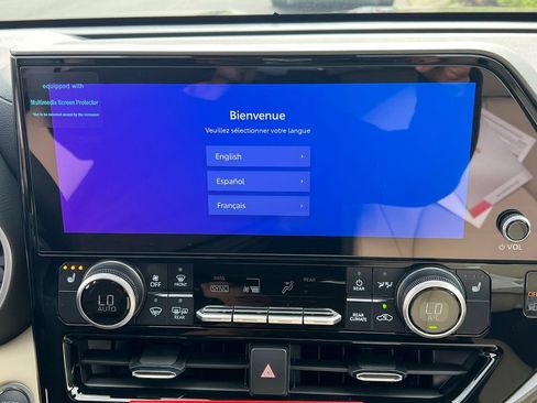New 2025 Toyota Highlander XLE FWD image 29