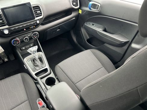 New 2026 Hyundai Venue SE image 15