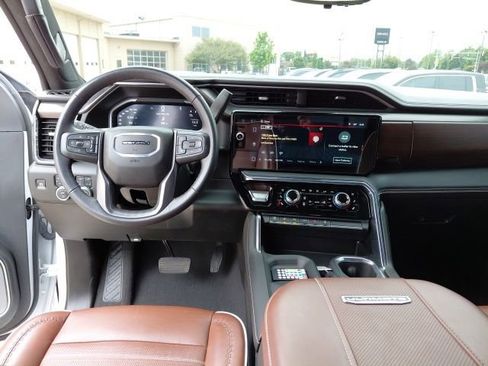 Used 2024 GMC Sierra 3500 Denali Ultimate AWD/4WD image 28