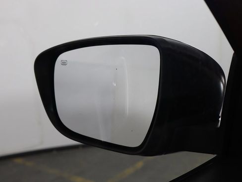 Used 2015 Nissan Rogue SV w/ SV Premium Package FWD image 36