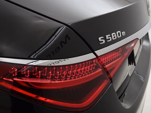 Used 2025 Mercedes-Benz S 580e 4MATIC Sedan image 12