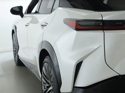 Used 2023 Lexus RZ 450e Premium w/ Accessory Package (2T) image 16