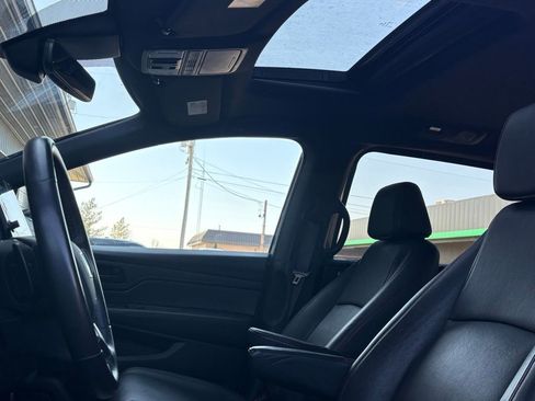 Used 2024 Honda Odyssey Sport image 11