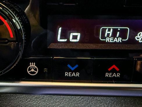 Used 2026 Nissan Rogue Platinum w/ Platinum Premium Package image 19