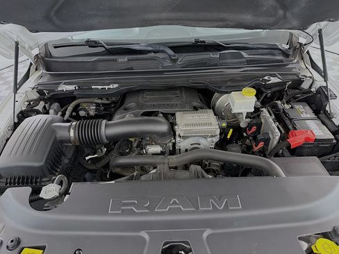 Used 2020 RAM 1500 Laramie w/ Off Road Group AWD/4WD image 32