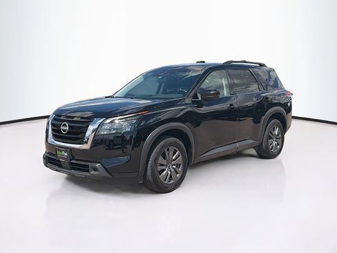 Used 2025 Nissan Pathfinder SV AWD/4WD image 3