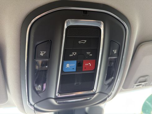 Used 2023 Jeep Grand Cherokee Limited RWD image 23