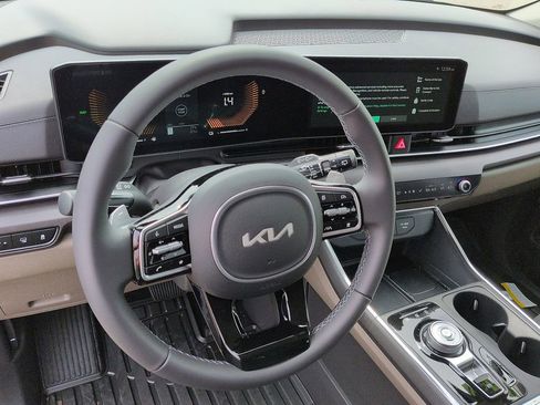 New 2026 Kia Carnival EX FWD image 9