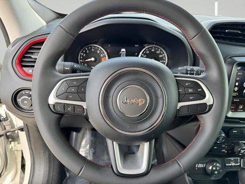 Used 2023 Jeep Renegade Trailhawk image 13