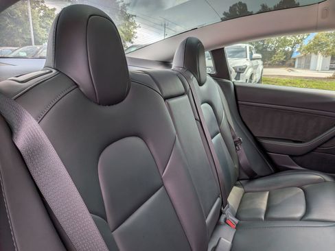 Used 2020 Tesla Model 3 Standard Range RWD image 31