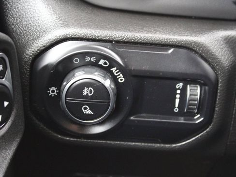 Used 2023 Jeep Gladiator Sport image 12