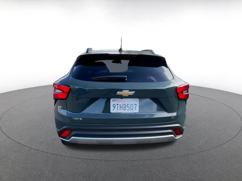 Used 2025 Chevrolet Trax LT image 12
