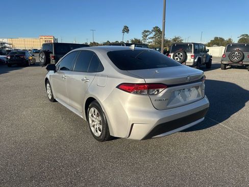 Used 2021 Toyota Corolla LE image 8