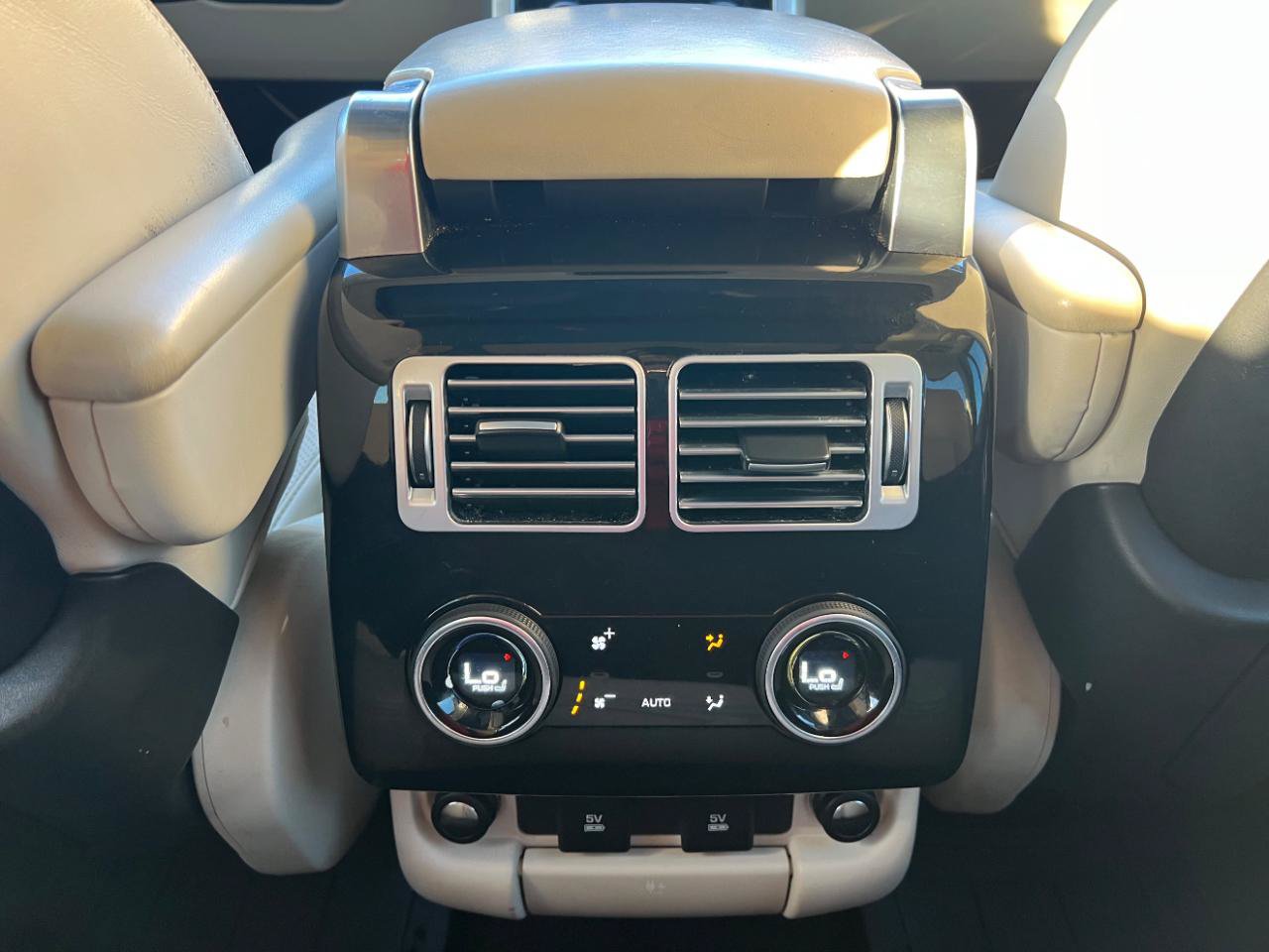 Used 2018 Land Rover Range Rover Supercharged AWD/4WD image 33