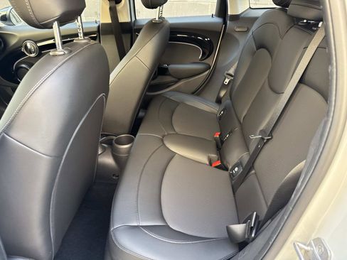 Used 2022 MINI Cooper 4-Door Hardtop w/ Driver Assistance Package FWD image 11