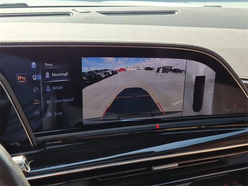 Used 2022 Cadillac Escalade Premium Luxury image 15