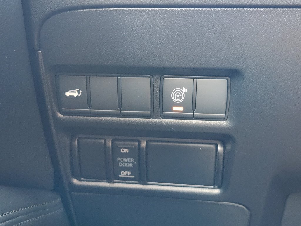 Used 2022 Nissan Armada SL w/ Captain's Chairs Package AWD/4WD image 21