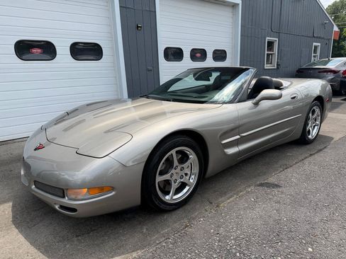 Used 2001 Chevrolet Corvette Convertible w/ Preferred Equipment Group2 RWD image 1