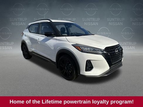 Used 2024 Nissan Kicks SR w/ SR Premium Package image 7