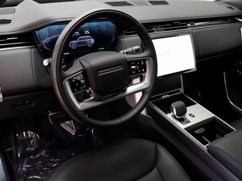 New 2025 Land Rover Range Rover SE AWD/4WD image 10