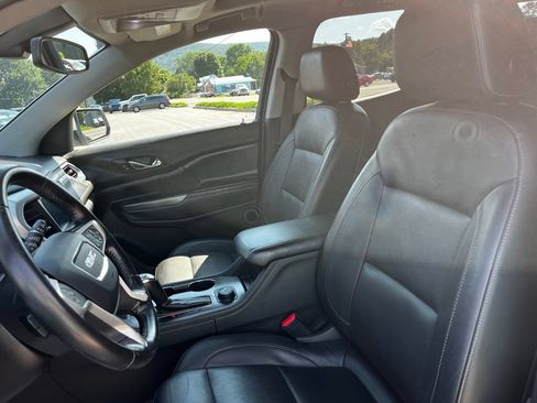 Used 2019 GMC Acadia SLT AWD/4WD image 9