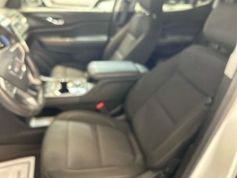 Used 2022 GMC Acadia SLE w/ Driver Convenience Package AWD/4WD image 9