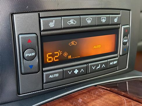 Used 2005 Cadillac XLR image 48