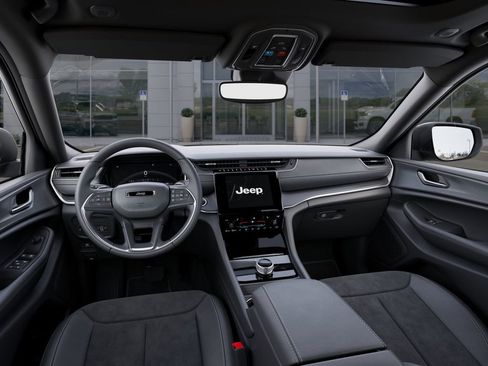 New 2025 Jeep Grand Cherokee L Altitude image 14