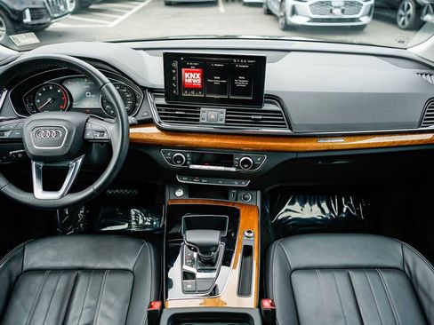 Used 2023 Audi Q5 2.0T Premium w/ Convenience Package image 11