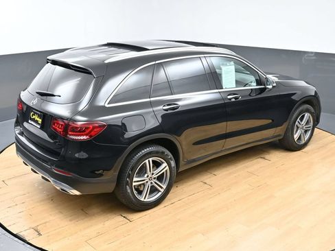 Used 2022 Mercedes-Benz GLC 300 image 4