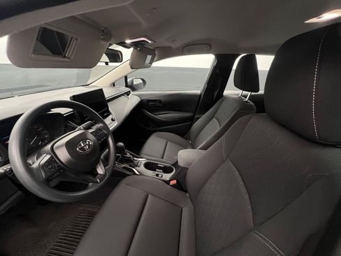 Used 2025 Toyota Corolla LE w/ Convenience Package FWD image 9