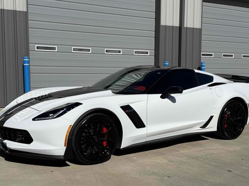 Used 2016 Chevrolet Corvette Z06 w/ 3LZ Preferred Equipment Group image 58