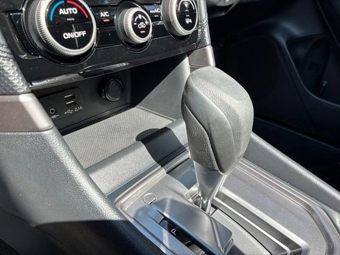 Used 2023 Subaru Forester Premium AWD/4WD image 32