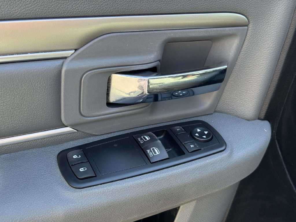 Used 2015 RAM 1500 Tradesman w/ Power & Remote Entry Group AWD/4WD image 17