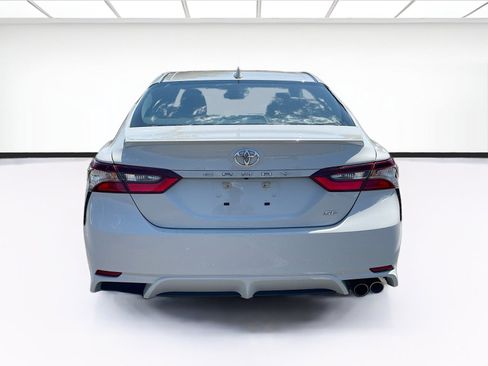 Used 2023 Toyota Camry SE FWD image 5
